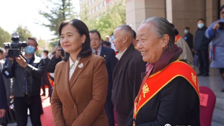 传承精华，让藏医药造福人民健康安全！
